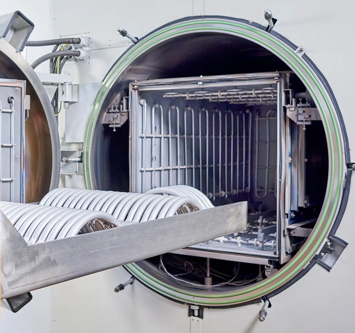 high-vacuum-brazing loading process