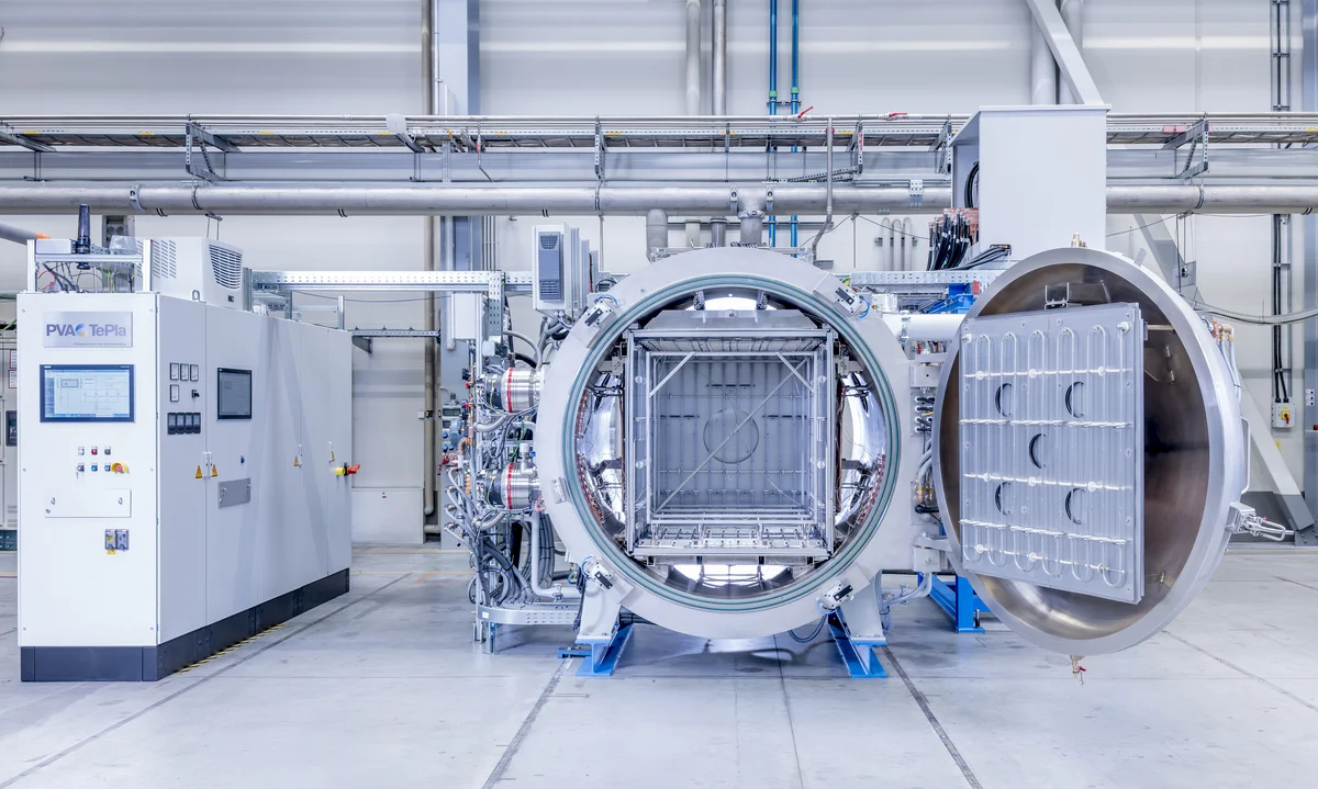 High vacuum brazing furnace with open front door