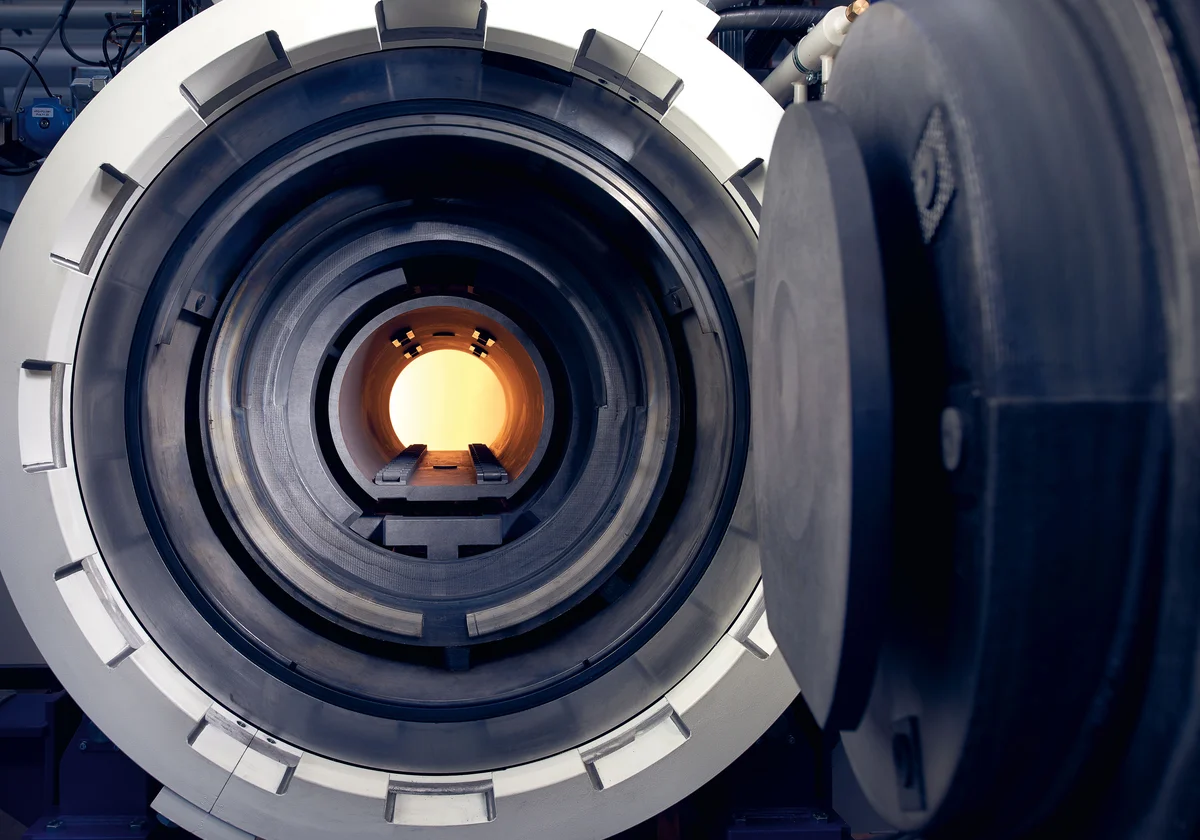 View into a high pressure vacuum sintering furnace