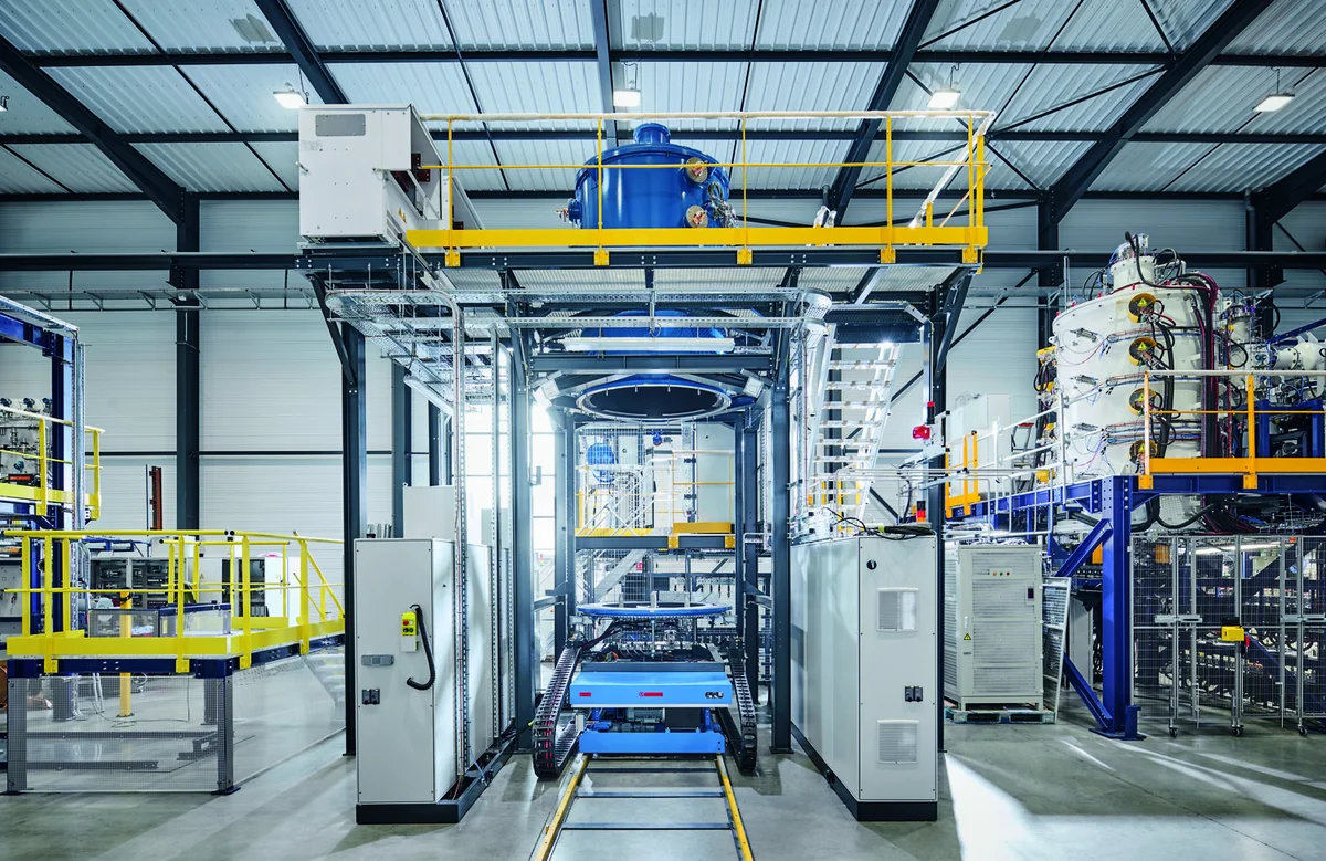 chemical vapor deposition furnace in a industrial surrounding
