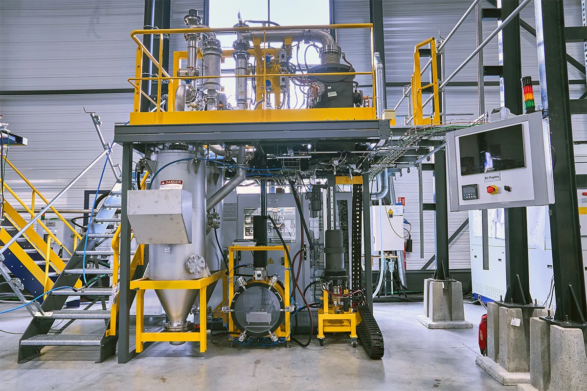 fluidized bed reactor (FBR) in industrial facility